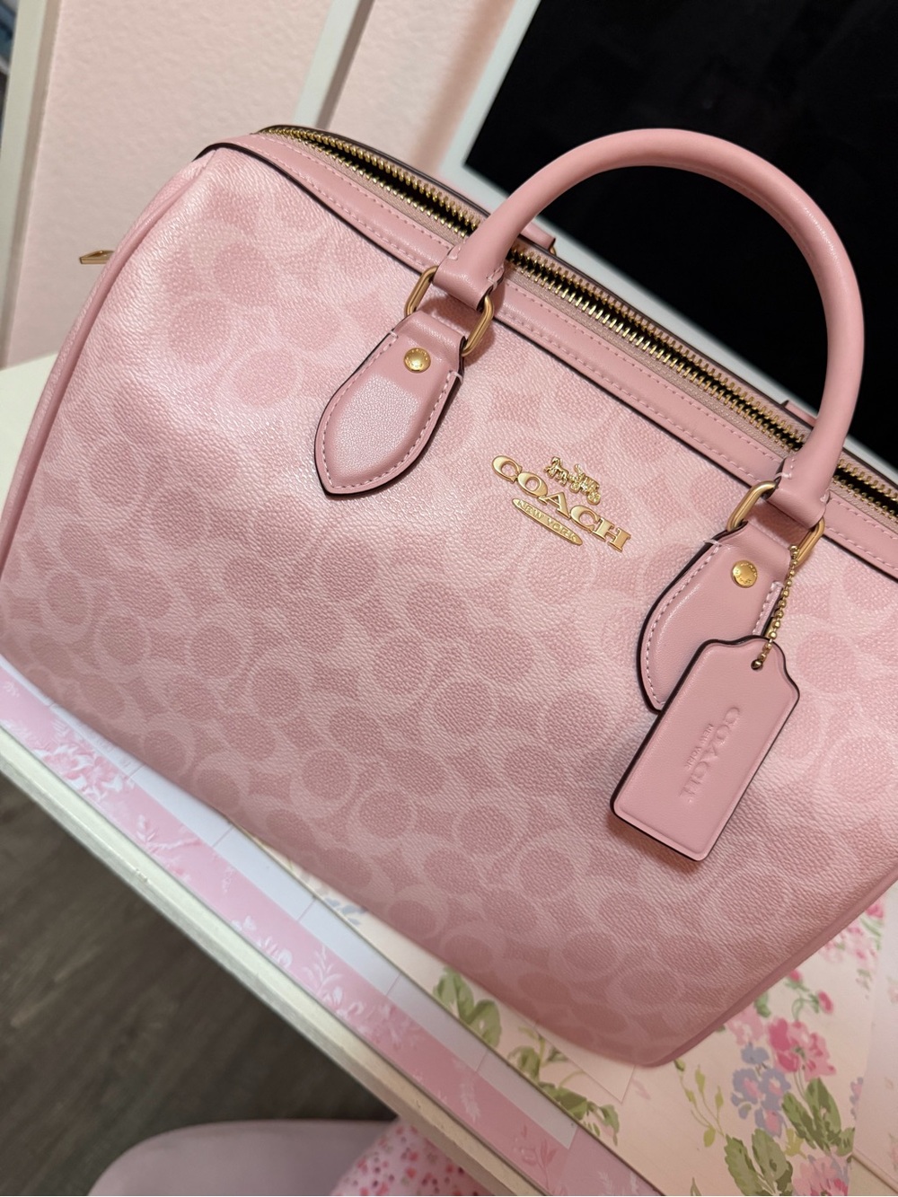 Coach LARGE ROWAN POWDER PINK